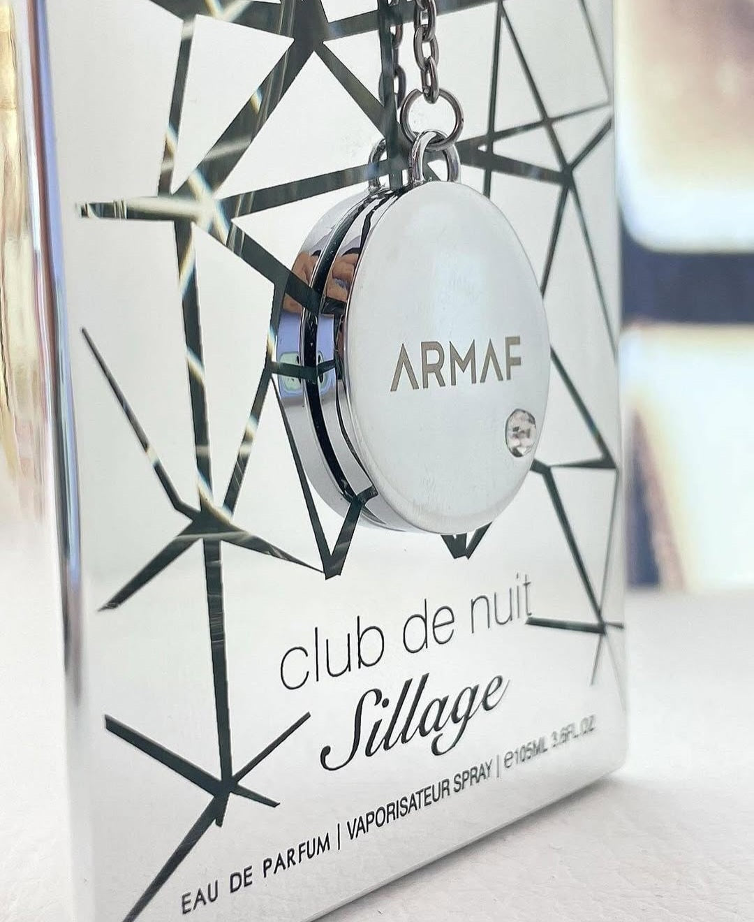 Armaf Club De Nuit Sillage EDP 105ml – A Resplendent and Modern Fragrance (Ins: Creed Silver Mountain Water)